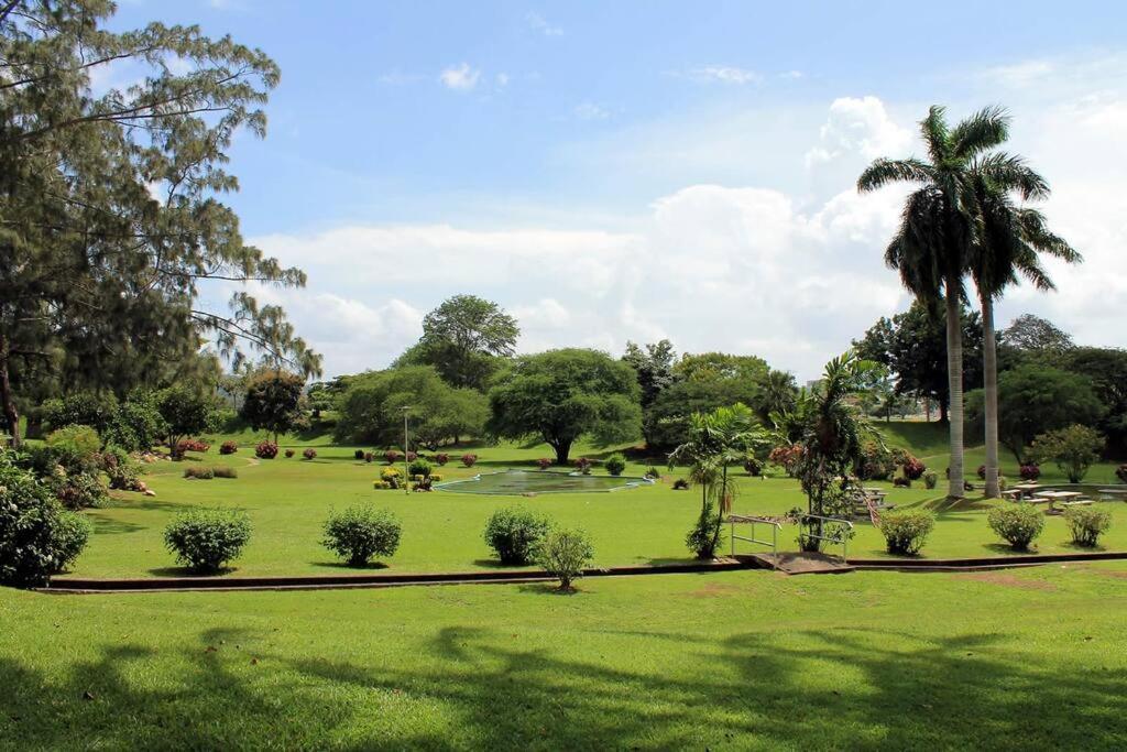 Raynebow Chateau - Chic City Getaway Port of Spain Exteriör bild